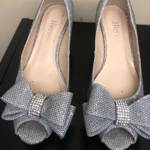 Size 7 sparkled shoe